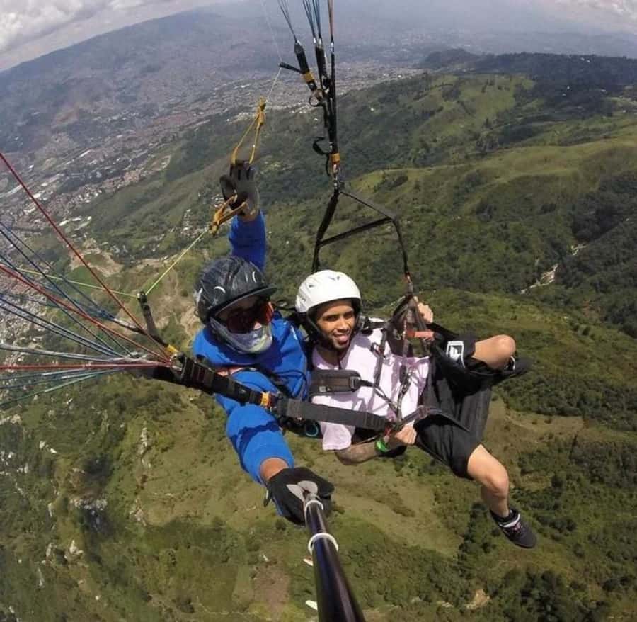 Paragliding Medellin with Transportation and free Videos - Who should book this flight from San Félix?