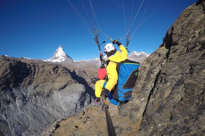 Paragliding mountain flight - A private flight instead of a crowded group outing