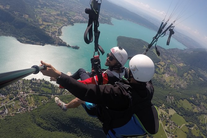 Paragliding Performance flight over the magnificent Lake Annecy - Taking off above Lake Annecy
