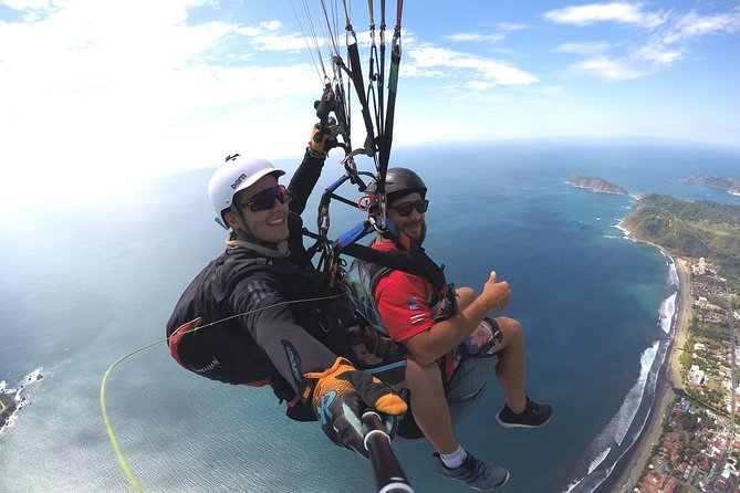 Paragliding tandem flight 1.500 ft & up - A small group, but not a private flight