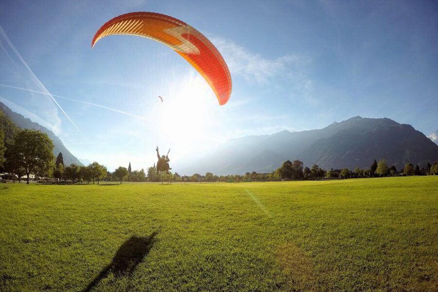 Paragliding Tandem Flight in Interlaken - Landing in the center of Interlaken