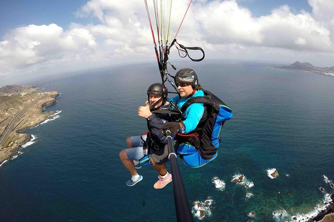 Paragliding Tandem Flight in Las Palmas de Gran Canaria - The takeoff: a short burst of excitement