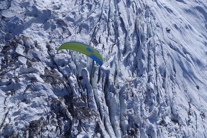 Paragliding Tandem Flight over the Alps in Chamonix - Who will enjoy this flight most