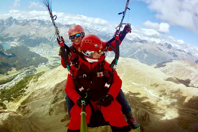 Paragliding Tandem Flights in Engadin - Pilots, equipment, and the feeling of safety