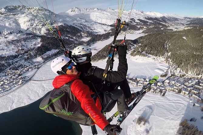Paragliding Tandem Flights in Engadin - The short run that turns into flight
