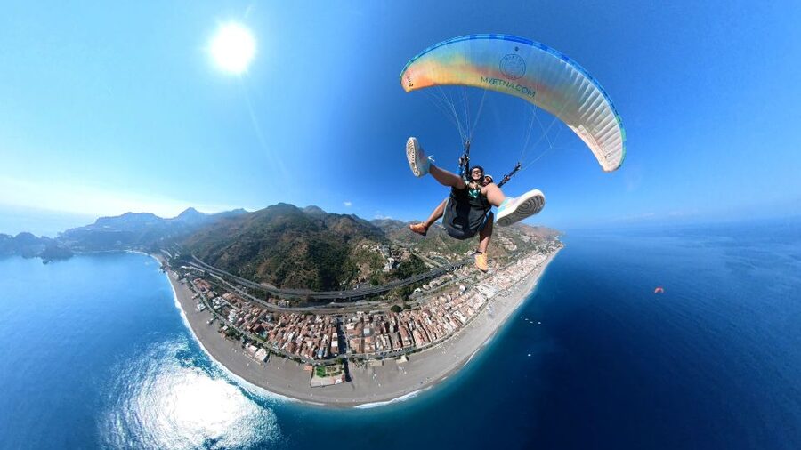 Paragliding Tandem Taormina + Video/Foto e GoPro + Acrobazia - The one-hour van ride to takeoff