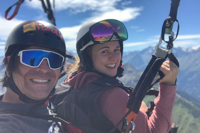 Paragliding & Tandemflüge with World Champion & Team, Stubaital - Landing, packing, and the walk back