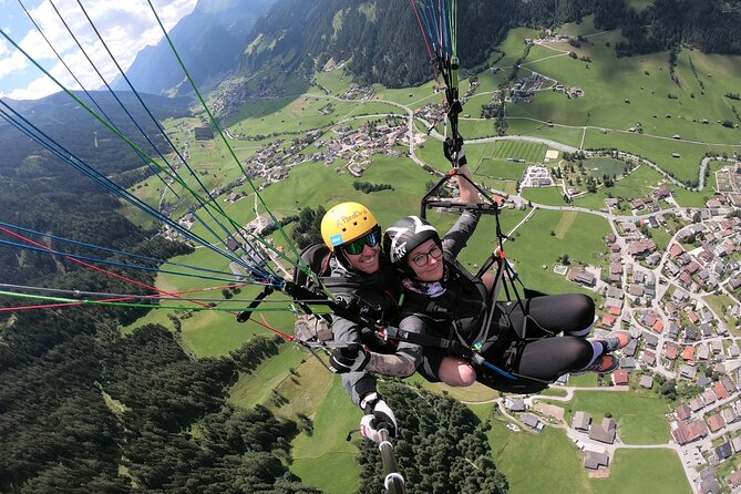 Paragliding & Tandemflüge with World Champion & Team, Stubaital - Communication and timing matter