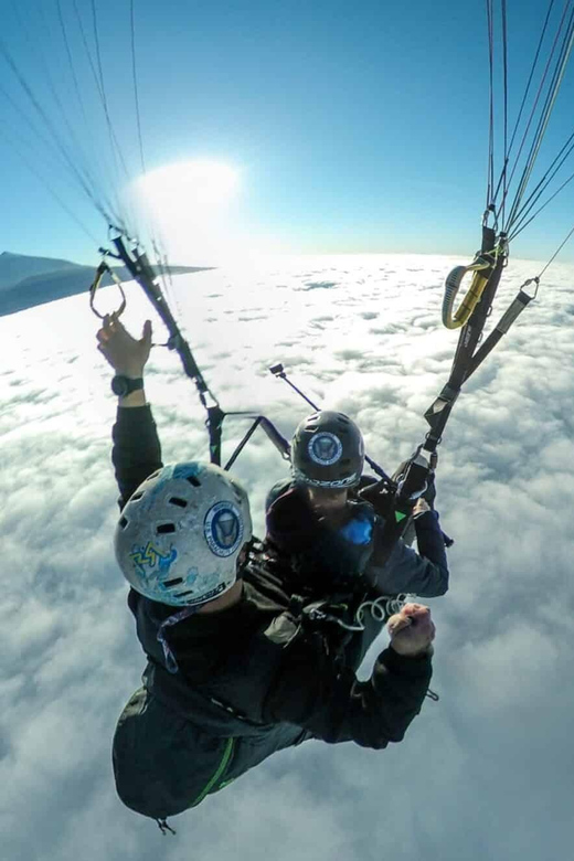 Paragliding Tenerife: Flight from Teide to Puerto de la Cruz - Above the clouds, across Tenerife