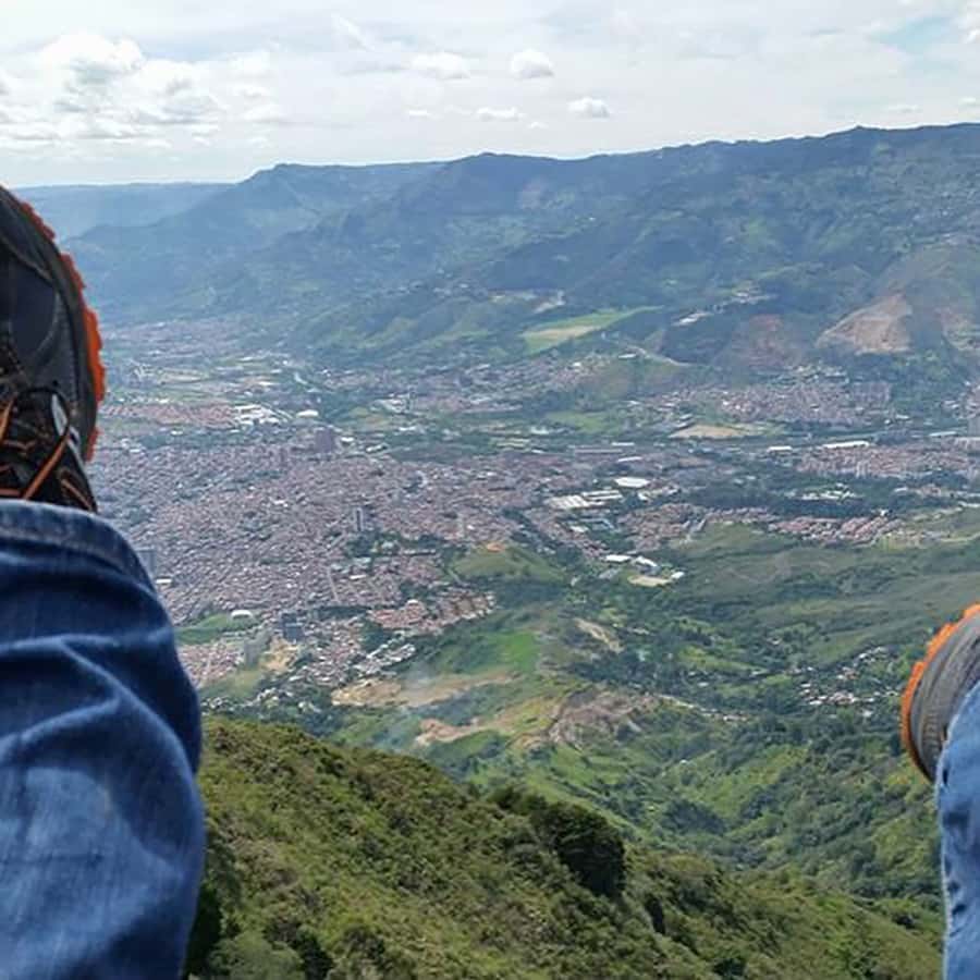 Paragliding the Andes from Medellín - From El Poblado to the San Felix launch site