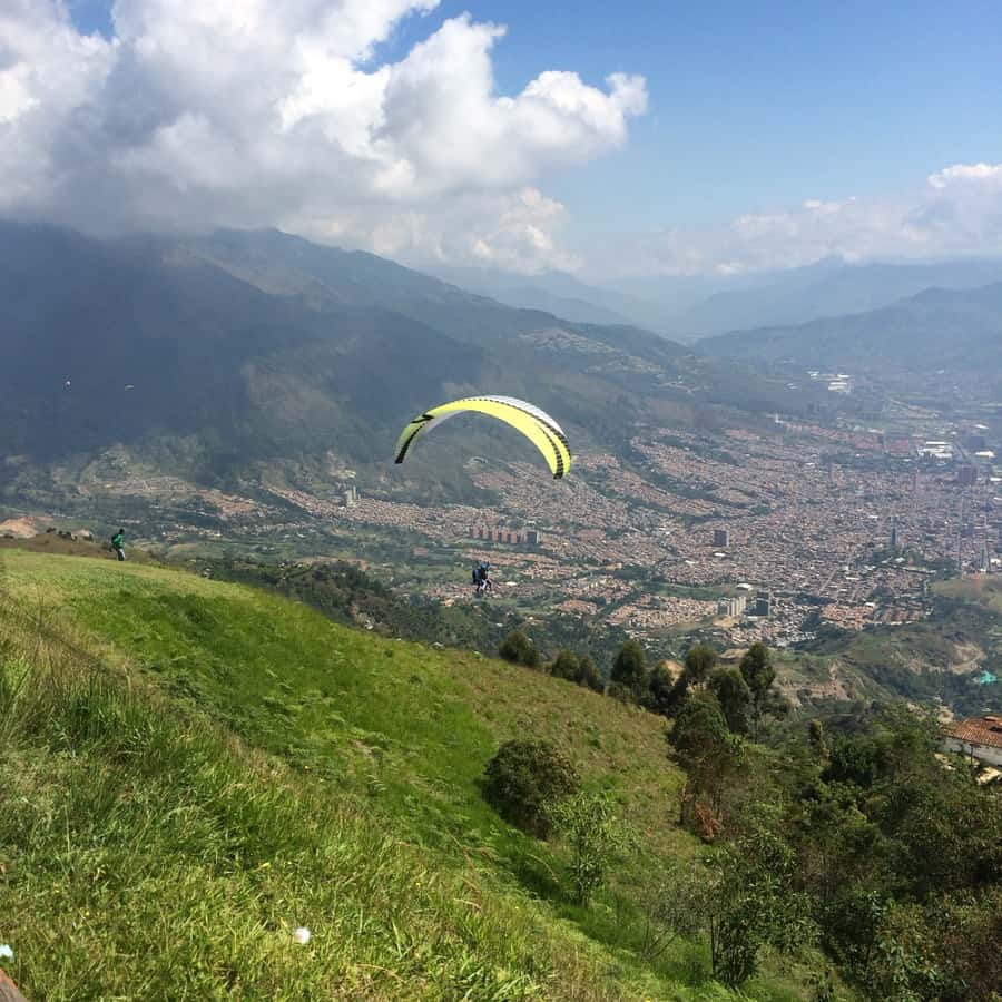 Paragliding the Andes from Medellín - What the 20-minute flight feels like