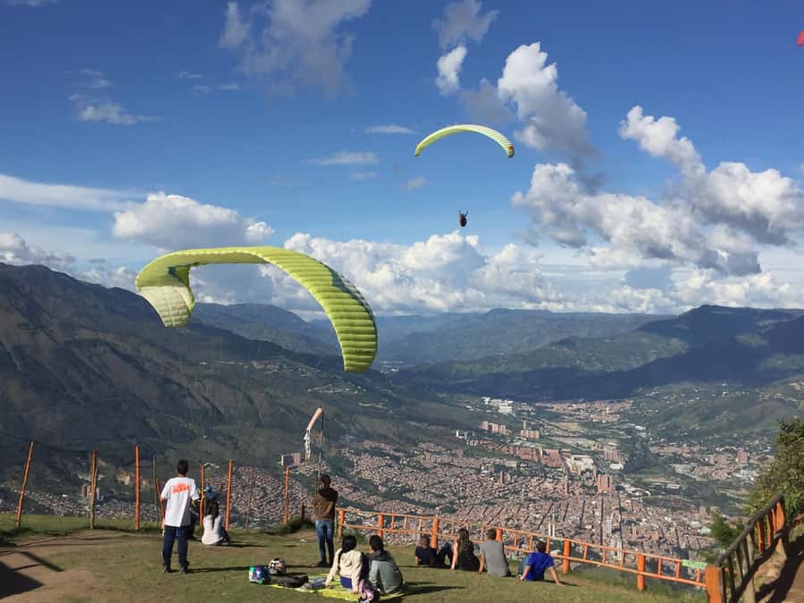 Paragliding the Andes from Medellín - Safety, instructors, and the comfort factor