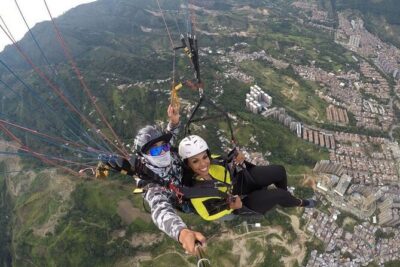 Paragliding Tour from Medellin with Transportation and Videos HD
