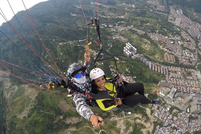 Paragliding Tour from Medellin with Transportation and Videos HD - The tandem flight and the question of safety