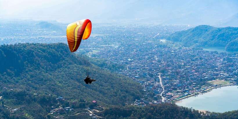 Pokhara Paragliding - The Sarangkot takeoff: quick feet, clear instructions