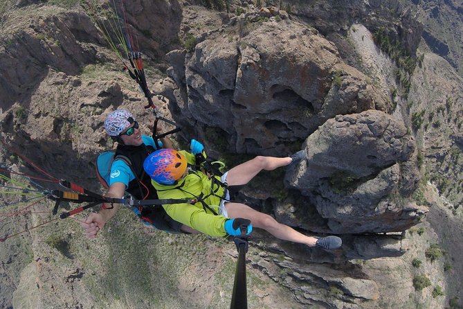 Premium Paragliding in Tenerife : Photos, videos and pickup included - The flight itself, from briefing to landing