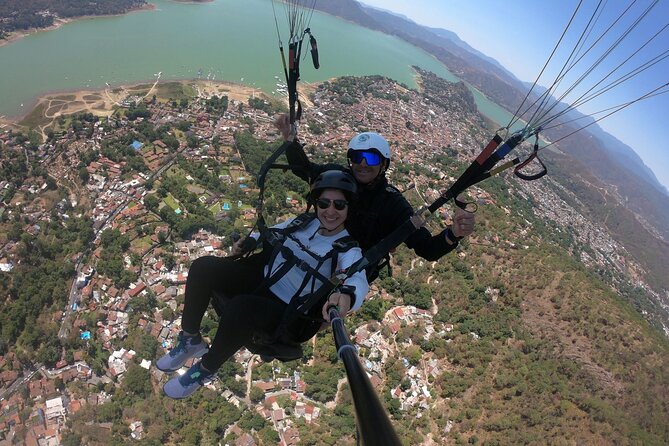 Private Paragliding Flight in Valle de Bravo with Instructor - Safety, Equipment, and the Human Touch