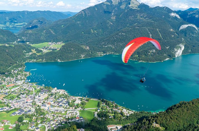 Private Tandem Paragliding Experience in St. Gilgen - The private format and what it means