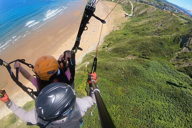 Private Tandem Paragliding Flight in Bizkaia - The instructor controls the technical parts