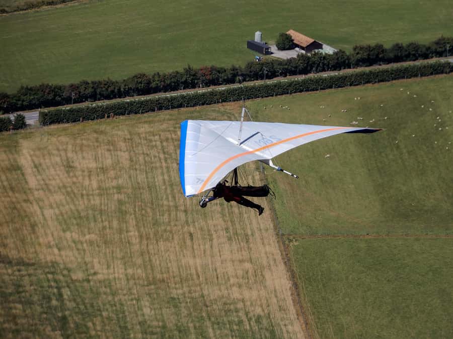 Queenstown: Tandem Hang Gliding Experience - Meeting the pilot at the SkyTrek desk