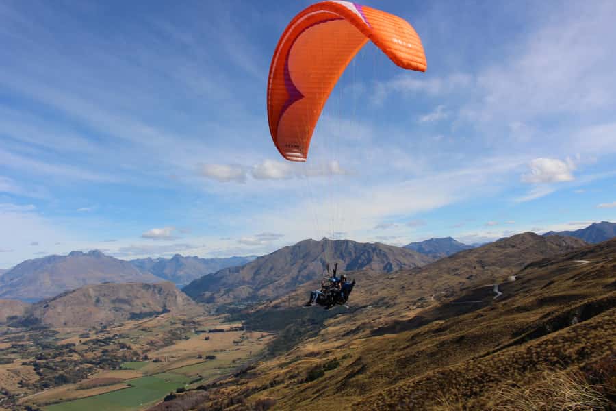 Queenstown: Tandem Paragliding Experience - The safety briefing at the mountain launch
