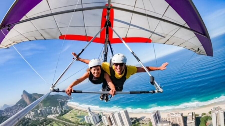 Rio de Janeiro: Hang Gliding Adventure - São Conrado Beach and the Landing