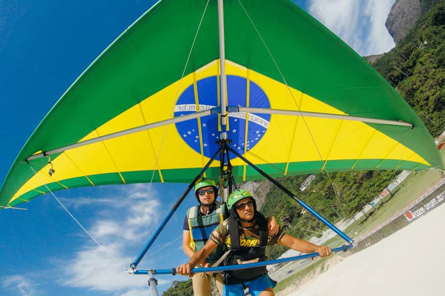 Rio de Janeiro: Hang Gliding Tandem Flight - From hotel pickup to the hang-gliding office