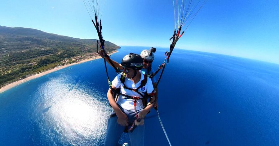 San Vito Lo Capo: paragliding flight with instructor/video - Who will enjoy this most?