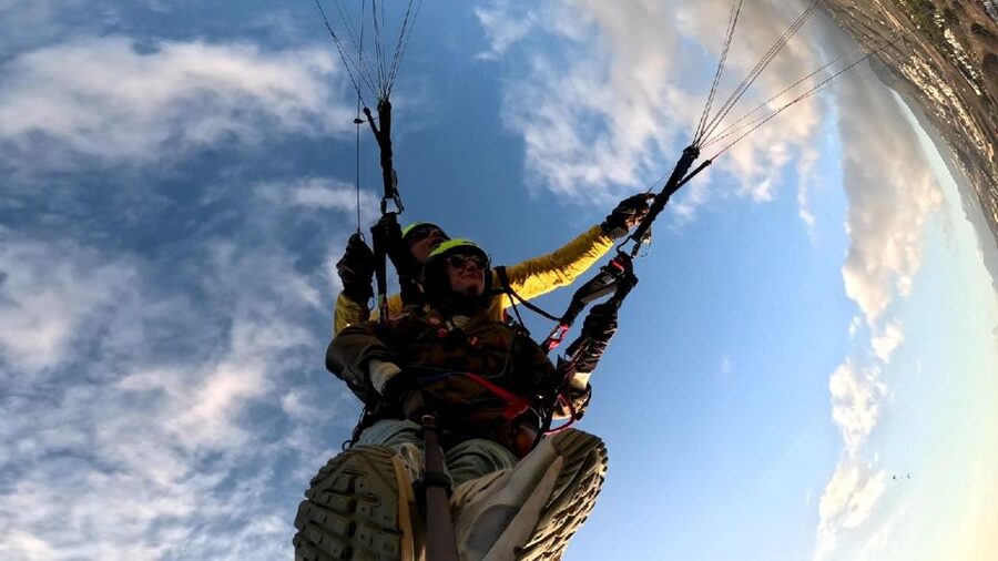 Santa Cruz de Tenerife: Acrobatic Paragliding Flight - Should you book Santa Cruz acrobatic paragliding?