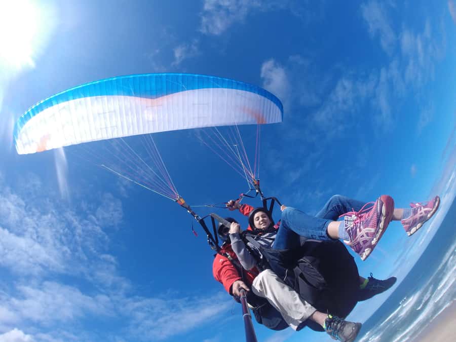 Sedgefield: Standard Tandem Paragliding Flight - The safety briefing and getting ready to fly