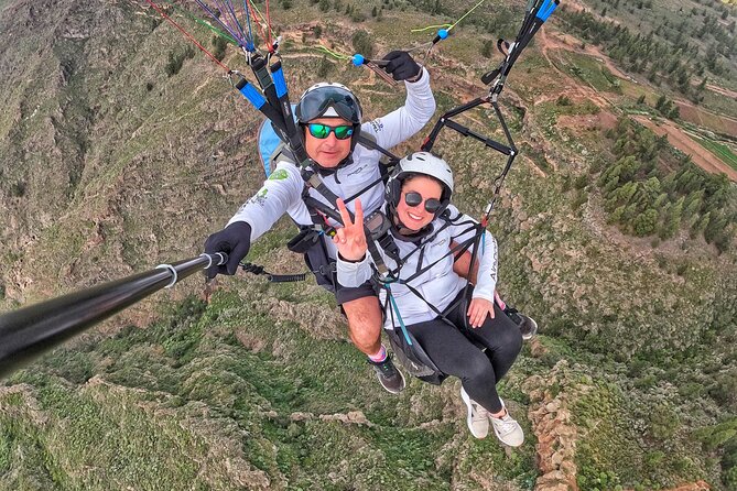 SILVER 1000m paragliding tandem flight above South Tenerife - Starting in a Mercedes van near Costa Adeje