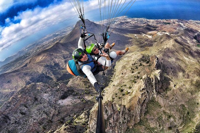 SILVER 1000m paragliding tandem flight above South Tenerife - A possible beach landing at La Caleta