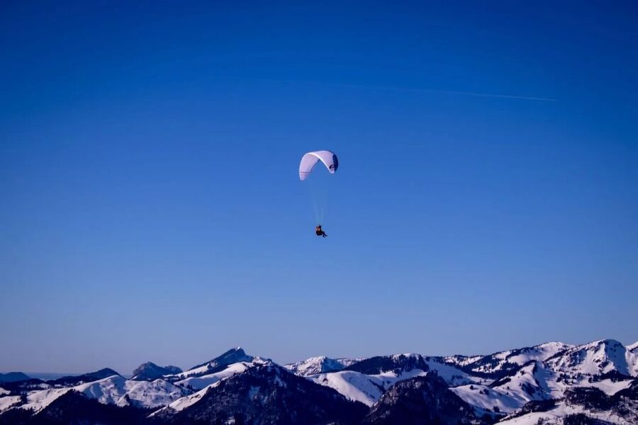 St Johann in Tirol: Tandem Paragliding - Meeting the pilot at St Johann’s gondola