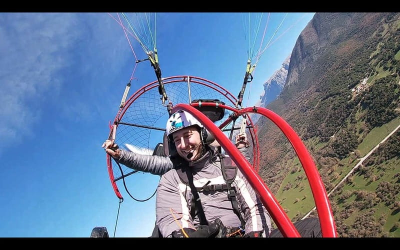 Tandem flight with paramotor from above ioannina zagori - Taking in Ioannina and Lake Pamvotis