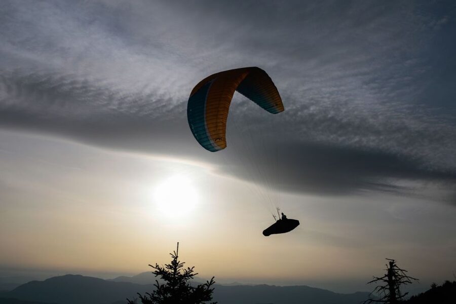 Tandem paragliding above ionian sea syvota - Meeting the team and preparing for takeoff