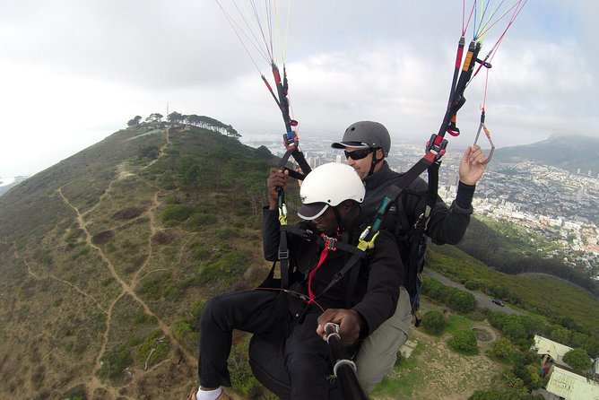 Tandem Paragliding Cape Town Experience TABLE MOUNTAIN PARAGLIDE - Is the R400 photo and video package worthwhile?