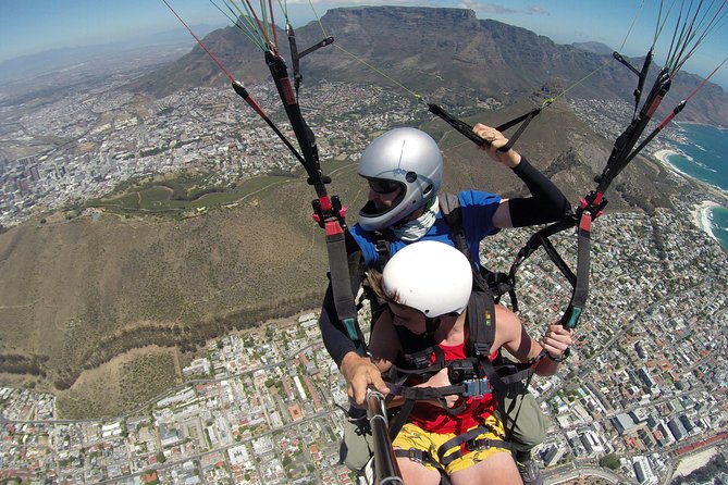 Tandem Paragliding Cape Town Experience TABLE MOUNTAIN PARAGLIDE - The glide above Cape Town and Sea Point