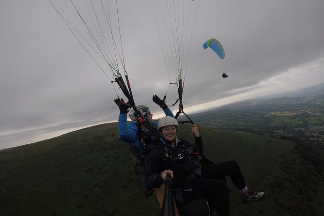 Tandem Paragliding Experience in the Brecon Beacons - Key points to know before you book