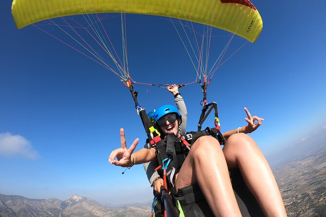 Tandem Paragliding Flight in Alicante and Santa Pola - The launch and first minutes in the air