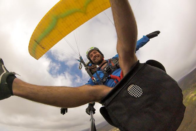 Tandem Paragliding Flight in South Tenerife - The 15 to 20 minute flight