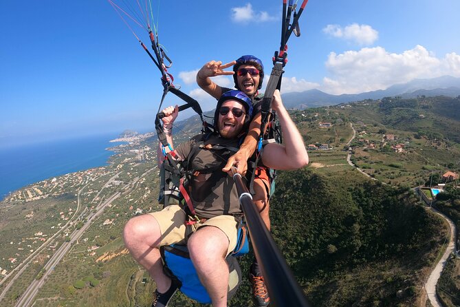 Tandem Paragliding Flight in Taormina - Who will enjoy this most