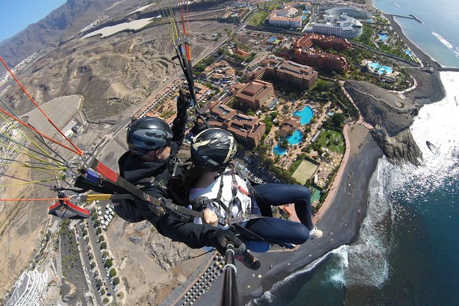 Tandem Paragliding Flight over Tenerife - Landing details deserve attention