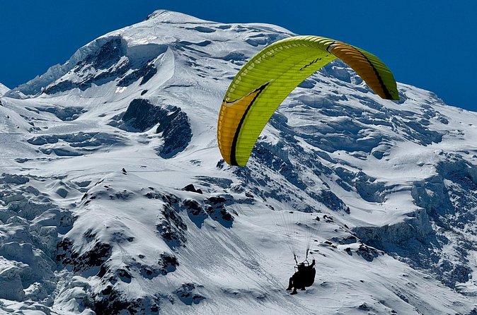Tandem Paragliding Flight to Chamonix Facing Mont Blanc - A smooth first flight, with extra fun if you want it