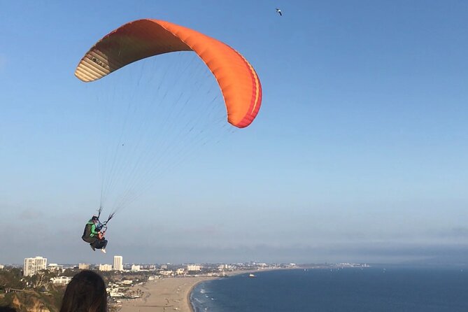 Tandem Paragliding flight with instructor in Malibu - Why the pilot matters so much