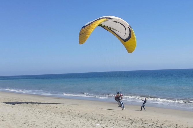 Tandem Paragliding flight with instructor in Malibu - Thirty minutes above the Malibu hills