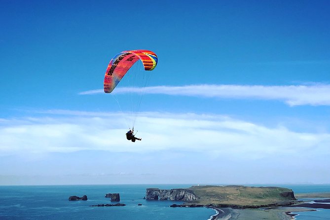 Tandem Paragliding Flights from Vik - Friendly pilots and a reassuring start