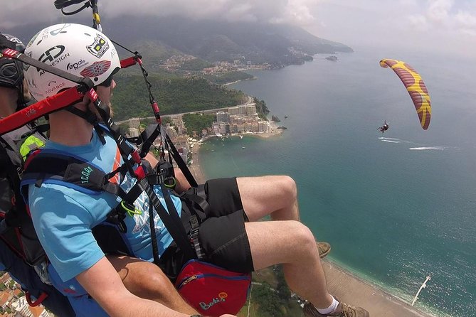 Tandem paragliding in Budva /All-inclusive - A private flight instead of a crowded group outing