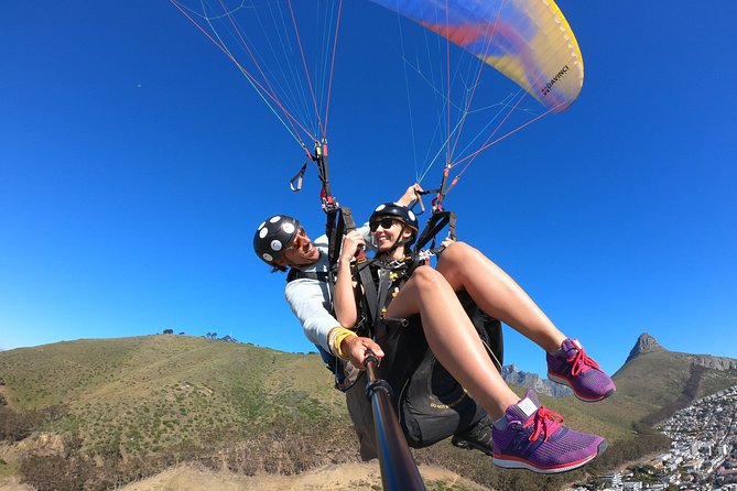 Tandem Paragliding in Cape Town - Cape Town from above: Table Mountain, Lion’s Head, and the sea