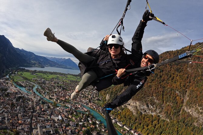 Tandem Paragliding in Interlaken - Lake Thun and Lake Brienz below your feet