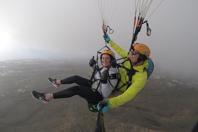 Tandem paragliding in Tenerife - Who will enjoy this most